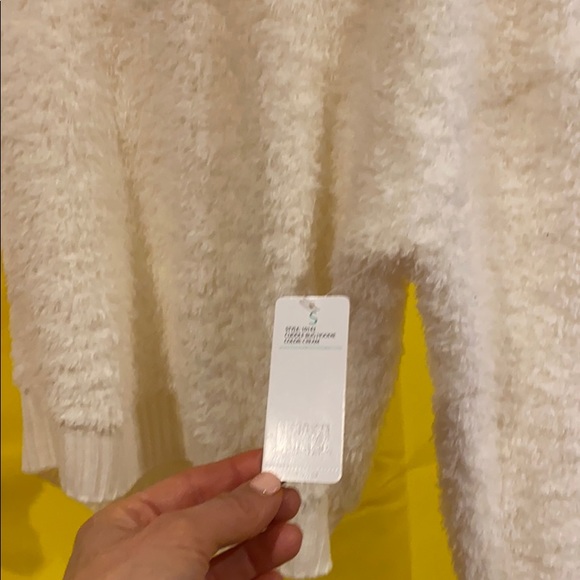 Sweater - Picture 3 of 3